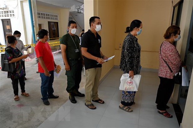COVID-19  Le PM cambodgien remercie le Vietnam pour son soutien